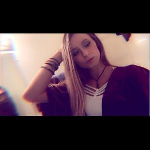 Meet your Posher, Ella